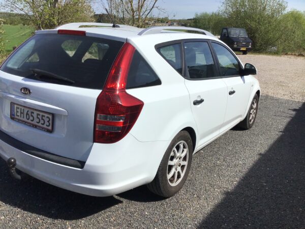 Kia seed 2010 - Image 2